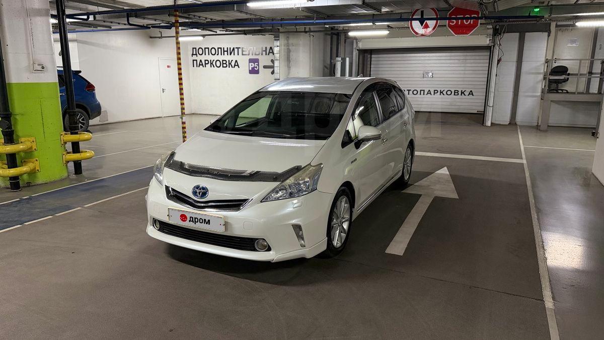 Toyota Prius Alpha, 2011